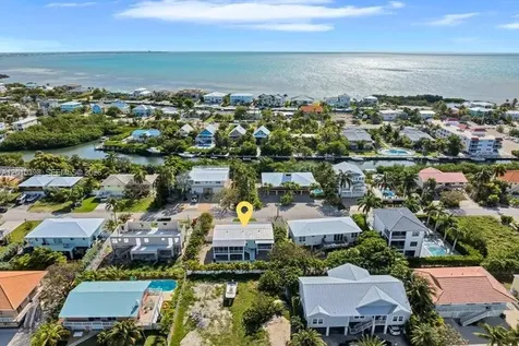 320 Calzada De Bougainville Marathon FL 33050