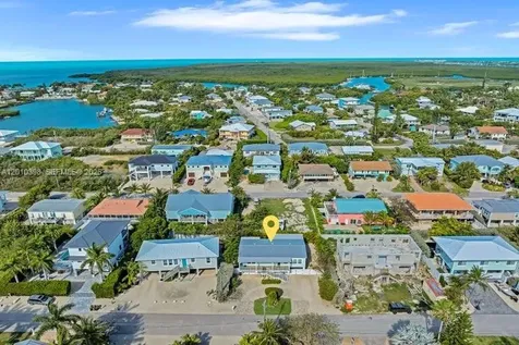 320 Calzada De Bougainville Marathon FL 33050