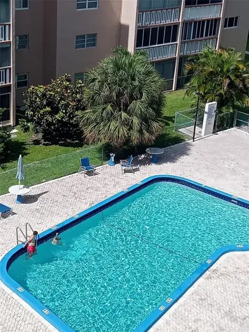 319 NE 14th Avenue Hallandale Beach FL 33009