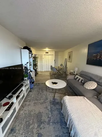 8261 NW 8th Street Miami FL 33126