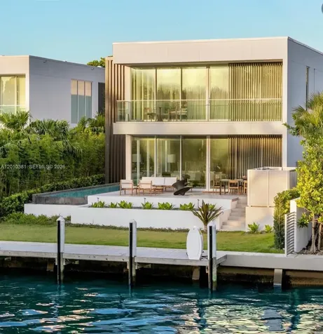 1081 W 48th Street Miami Beach FL 33140