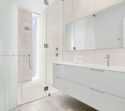 1081 W 48th Street Miami Beach FL 33140