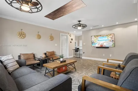 811 Amherst Avenue Davie FL 33325