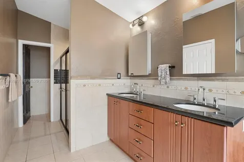 811 Amherst Avenue Davie FL 33325