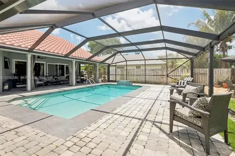 811 Amherst Avenue Davie FL 33325