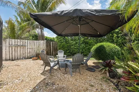 811 Amherst Avenue Davie FL 33325