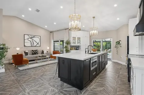 811 Amherst Avenue Davie FL 33325