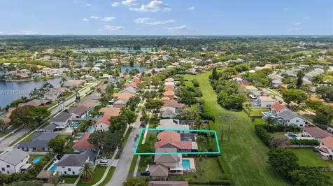 811 Amherst Avenue Davie FL 33325