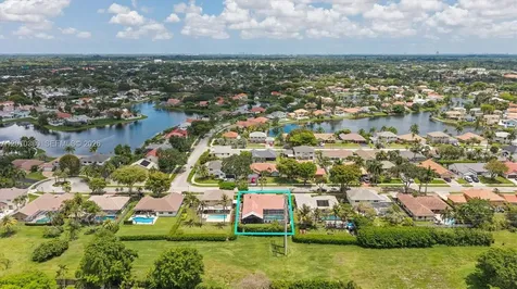 811 Amherst Avenue Davie FL 33325