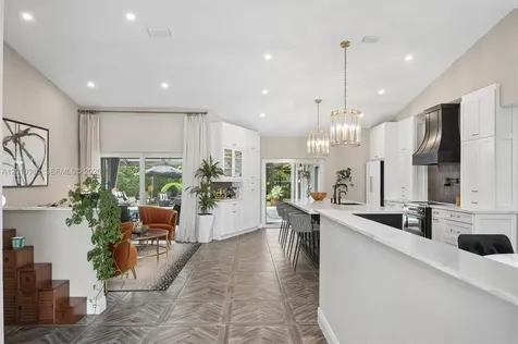 811 Amherst Avenue Davie FL 33325