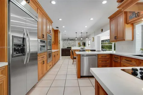 7175 SW 117th Terrace Pinecrest FL 33156