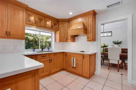 7175 SW 117th Terrace Pinecrest FL 33156