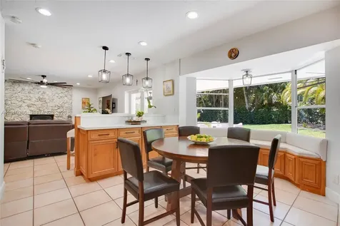 7175 SW 117th Terrace Pinecrest FL 33156