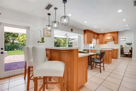 7175 SW 117th Terrace Pinecrest FL 33156