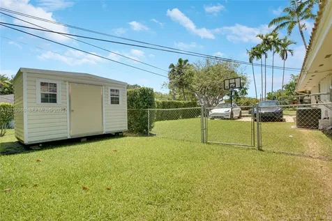 7175 SW 117th Terrace Pinecrest FL 33156