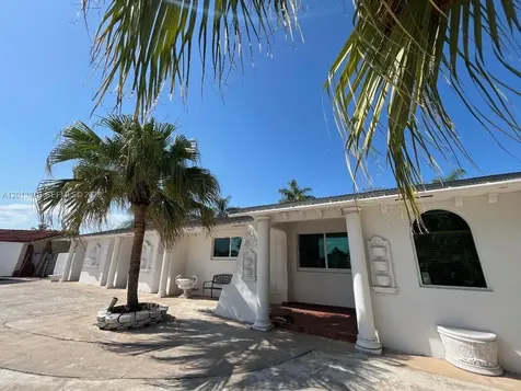 2525 SW 107th Court Miami FL 33165