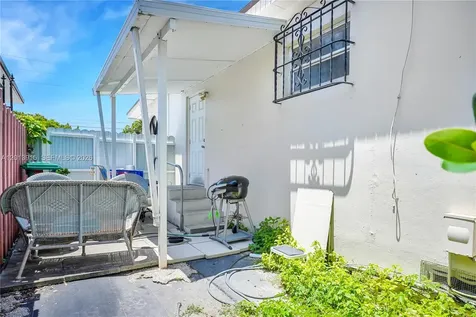 201 NW 25th Avenue Miami FL 33125