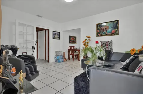 201 NW 25th Avenue Miami FL 33125