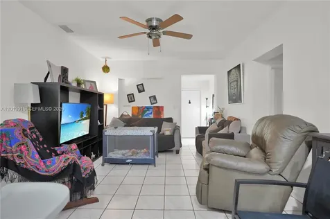 201 NW 25th Avenue Miami FL 33125