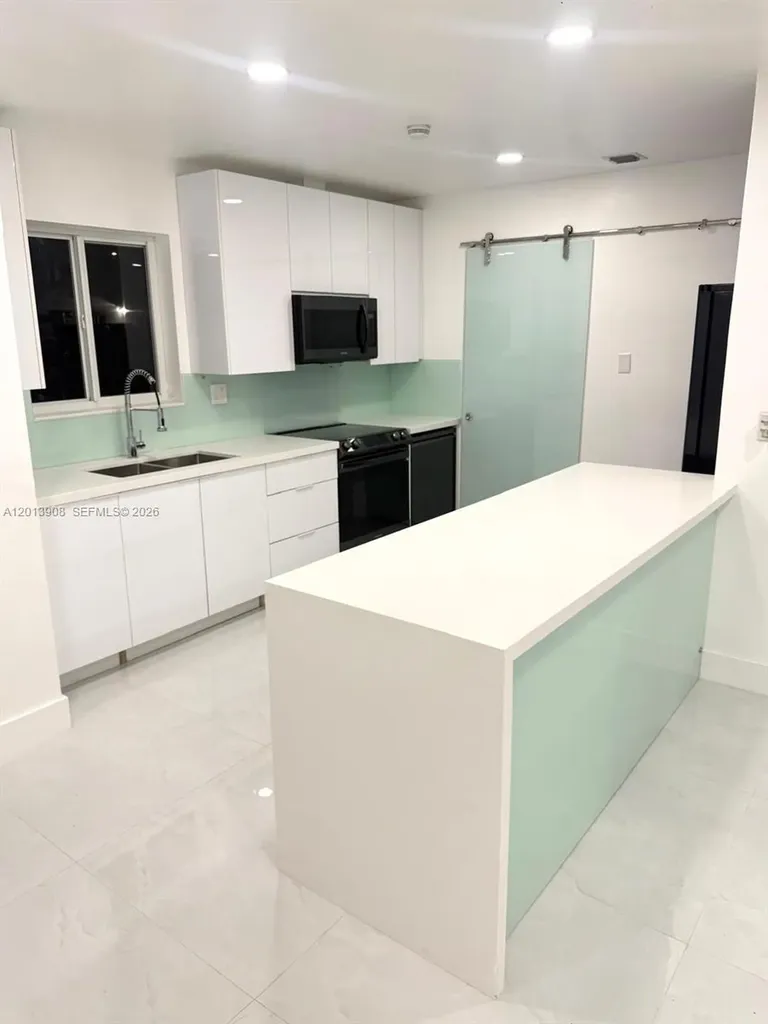 321 N 69th Avenue Hollywood FL 33024
