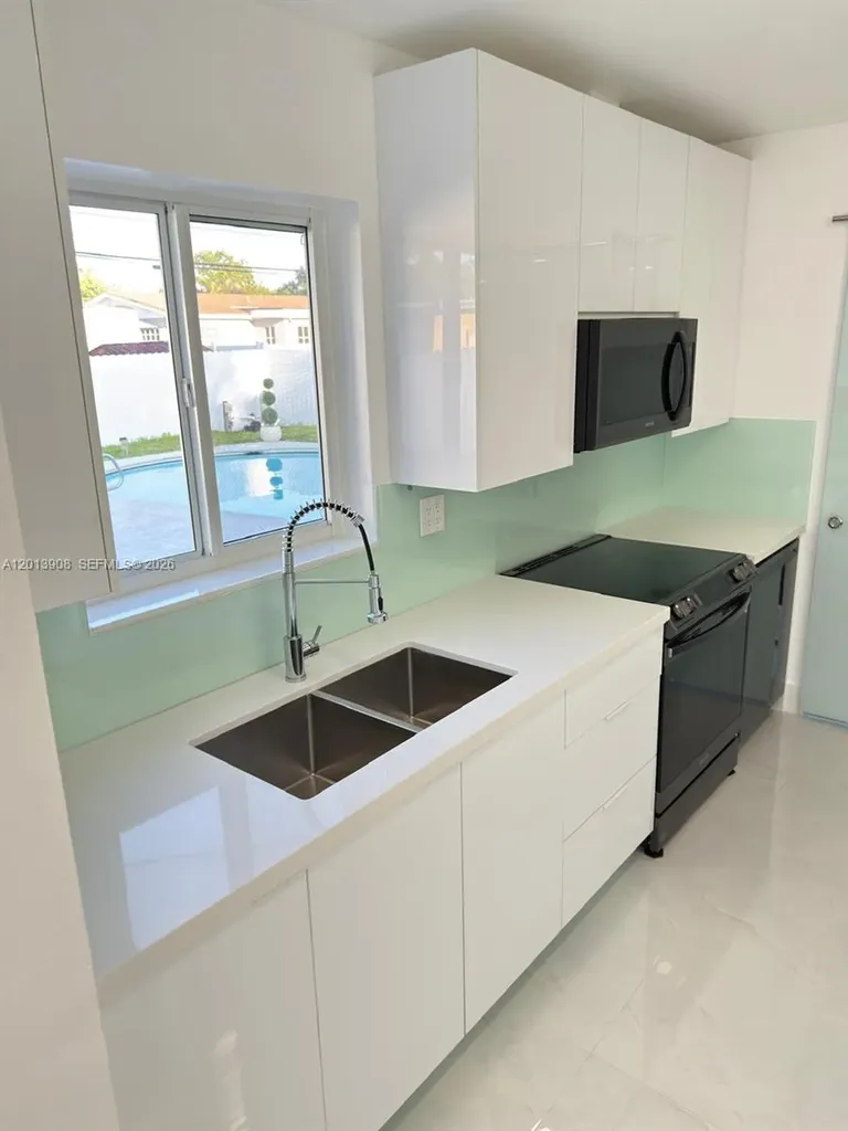 321 N 69th Avenue Hollywood FL 33024