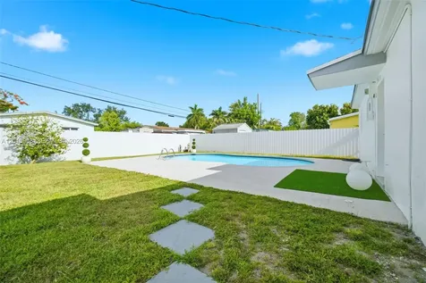 321 N 69th Avenue Hollywood FL 33024