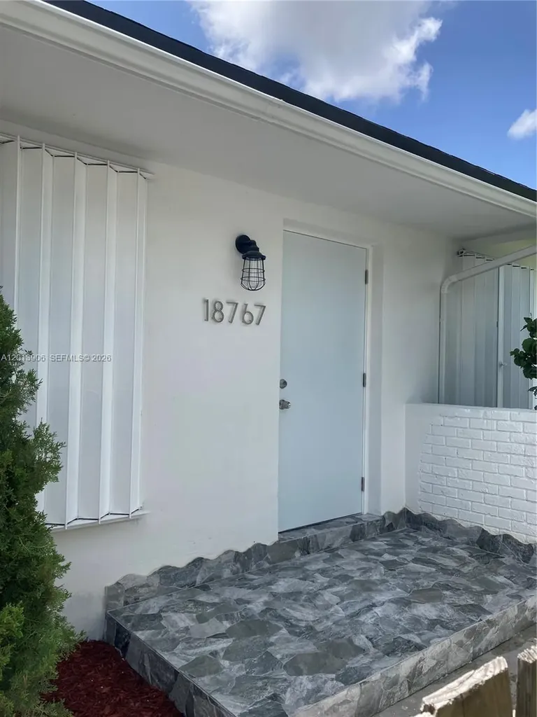 18767 SW 100th Avenue Cutler Bay FL 33157