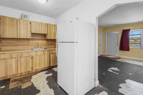 351 E 14th Street Hialeah FL 33010
