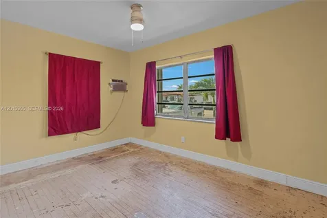 351 E 14th Street Hialeah FL 33010
