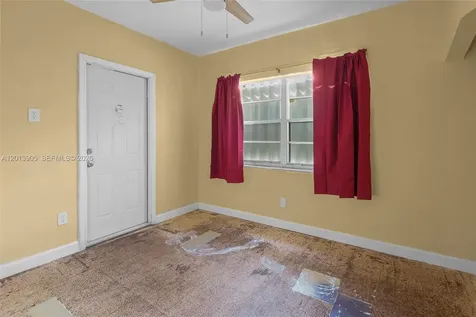 351 E 14th Street Hialeah FL 33010