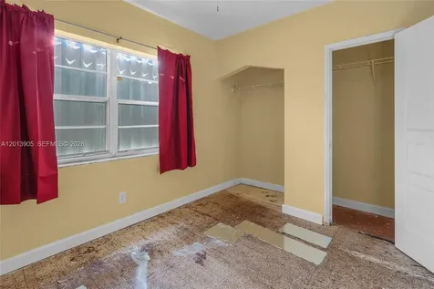 351 E 14th Street Hialeah FL 33010