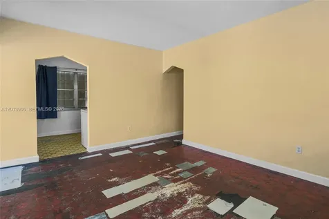 351 E 14th Street Hialeah FL 33010