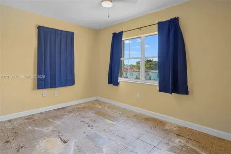 351 E 14th Street Hialeah FL 33010
