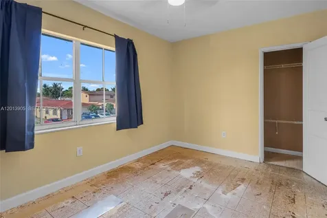 351 E 14th Street Hialeah FL 33010