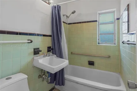 351 E 14th Street Hialeah FL 33010