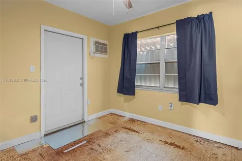 351 E 14th Street Hialeah FL 33010