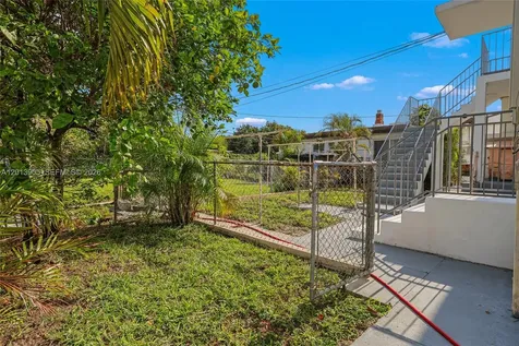 351 E 14th Street Hialeah FL 33010