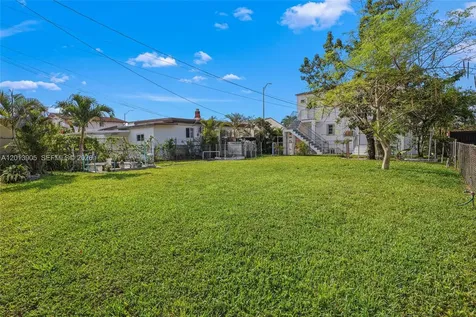 351 E 14th Street Hialeah FL 33010