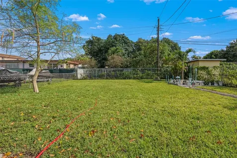 351 E 14th Street Hialeah FL 33010