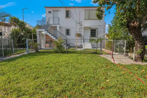 351 E 14th Street Hialeah FL 33010