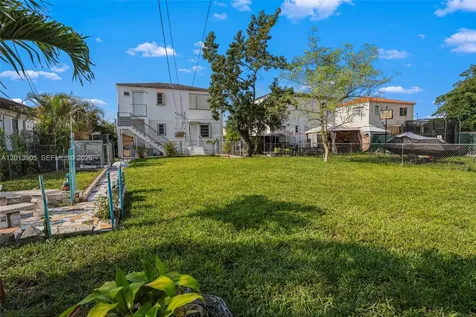 351 E 14th Street Hialeah FL 33010