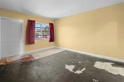 351 E 14th Street Hialeah FL 33010