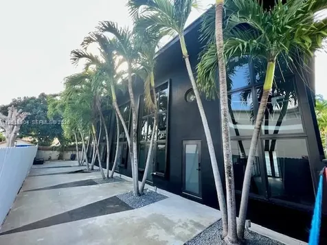 1040 NE 78th Street Road Miami FL 33138
