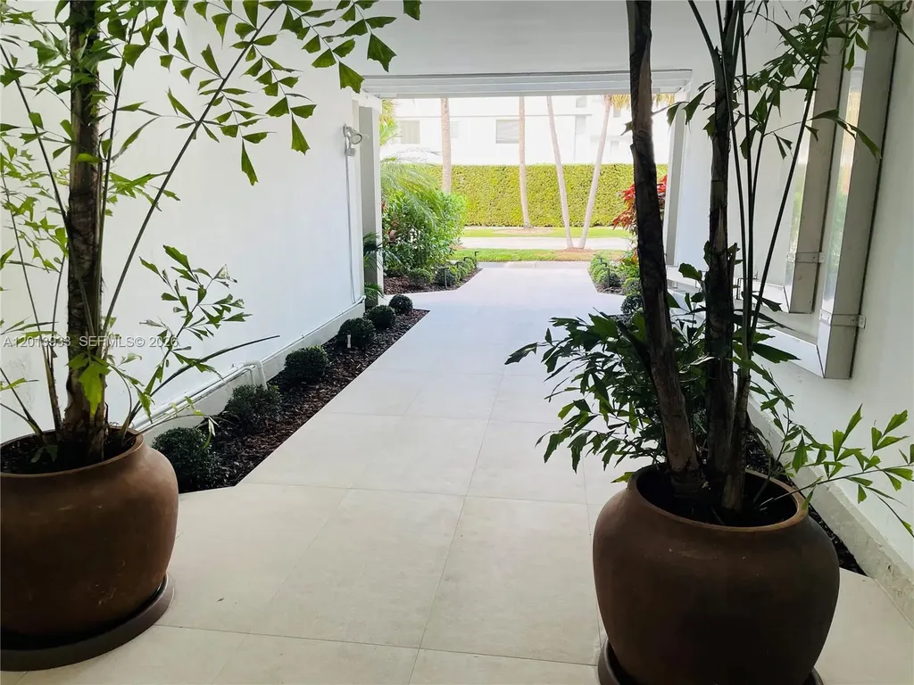 290 Sunrise Drive Key Biscayne FL 33149