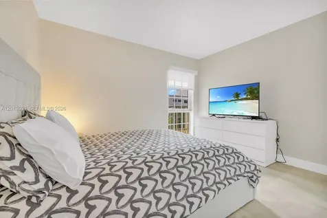 290 Sunrise Drive Key Biscayne FL 33149