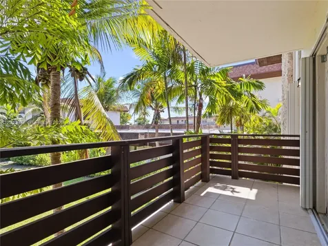 7487 SW 82nd Street Miami FL 33143