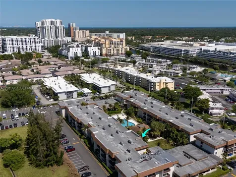 7487 SW 82nd Street Miami FL 33143
