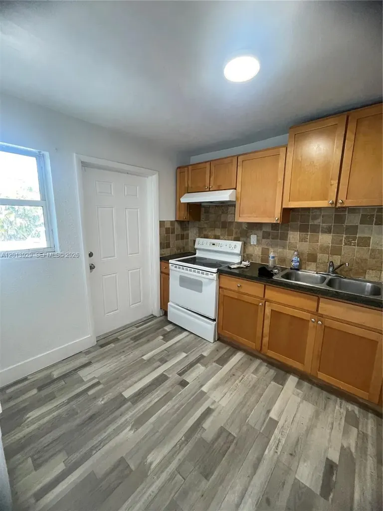 1532 SW 5th Place Fort Lauderdale FL 33312