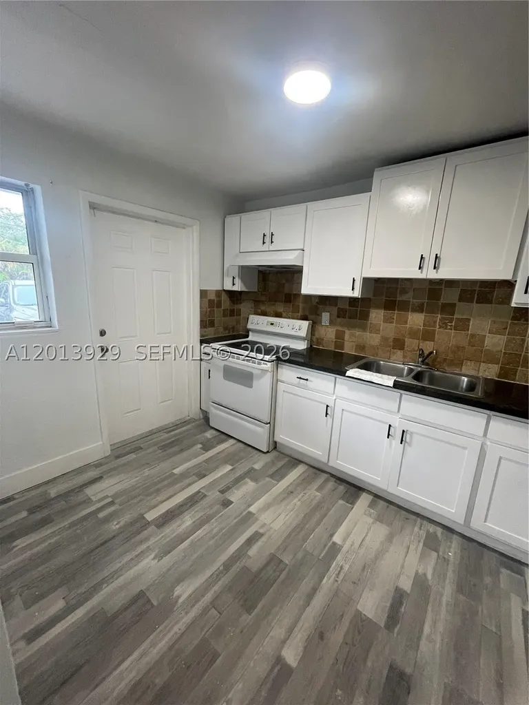 1532 SW 5th Place Fort Lauderdale FL 33312