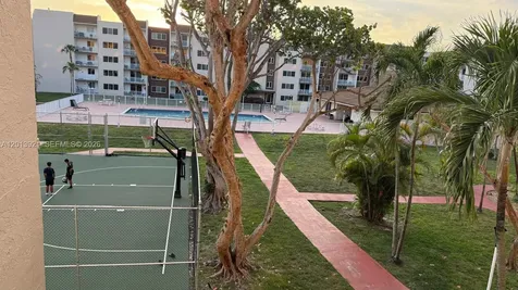6940 Miami Gardens Drive Hialeah FL 33015